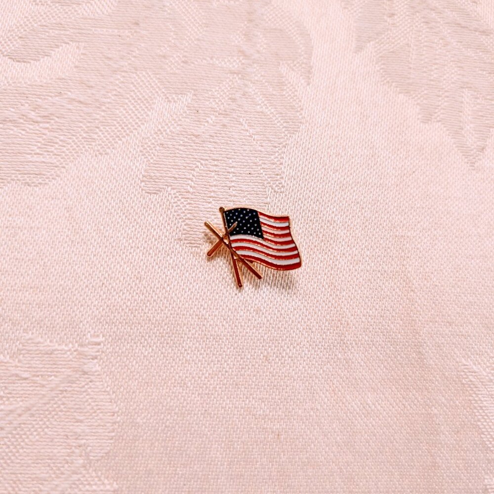 American Flag & Cross Lapel Pin Christian Patriotic Gold Tone USA Doherty 3/4"